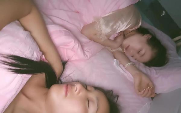 二人生孩子全程不盖被子视频(二人生孩子视频)