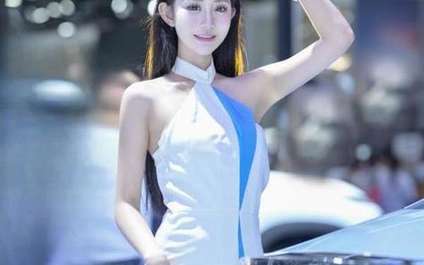 md0065艾秋快递员服务品质—麻花李蓉蓉一家三口照片