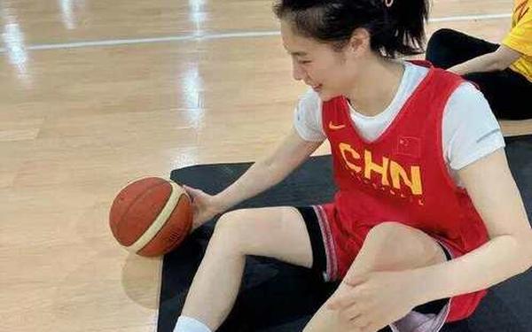 高中比赛盛轮轩;银王高中女篮比赛盛轮轩番外